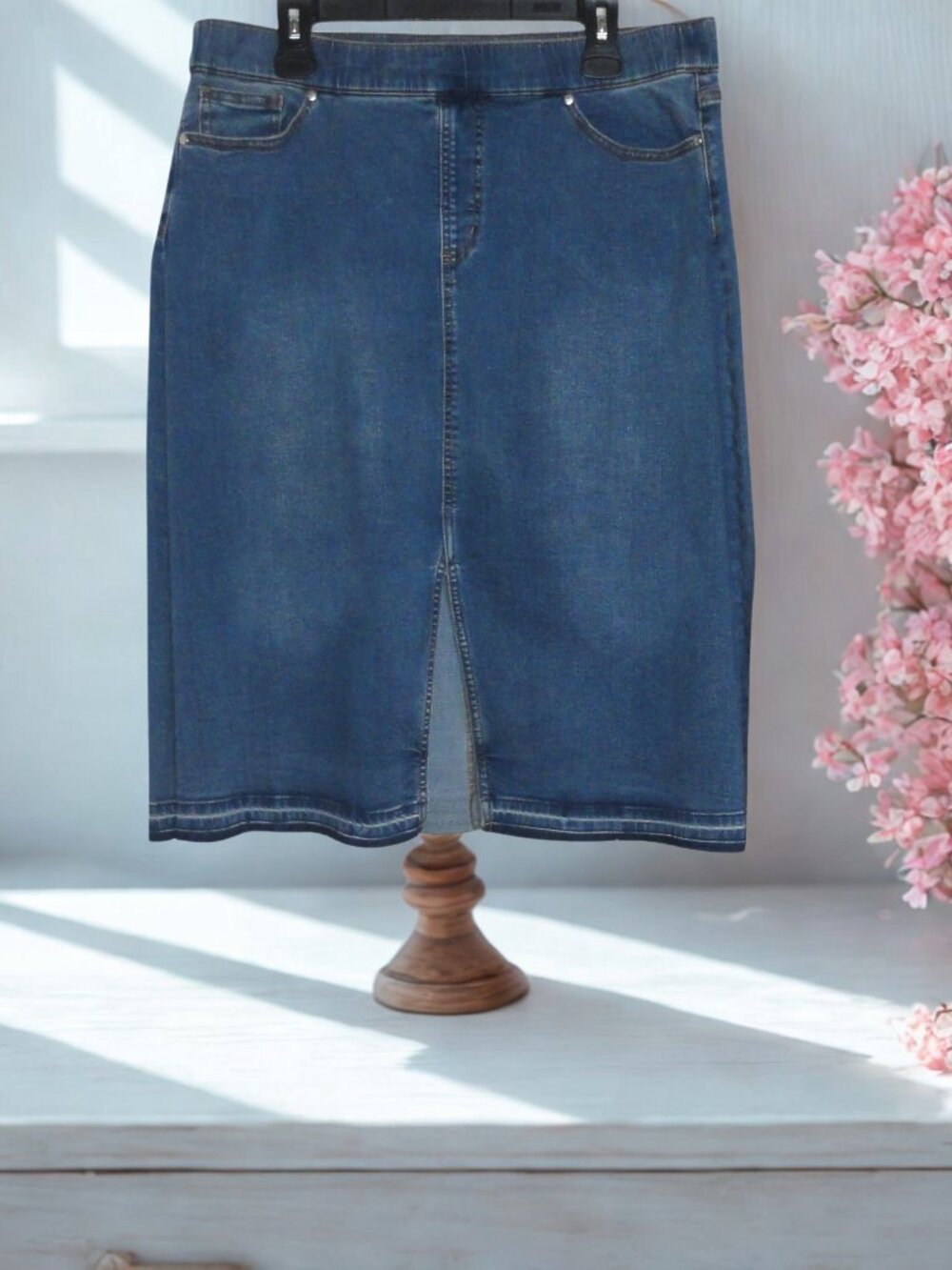 Isaac Mizrahi (Size 16) Blue Denim Distressed Jean Skirt